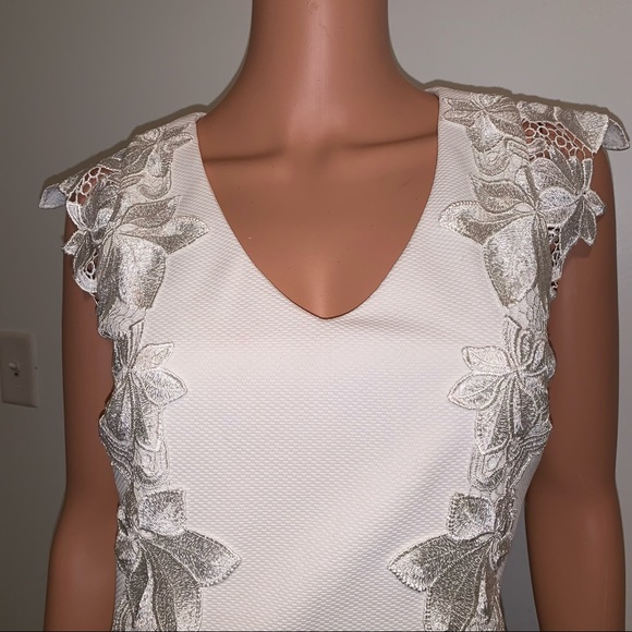 BELLE BADGLEY MISCHKA Formal Appliqué Sheath Dress - Picture 3 of 16